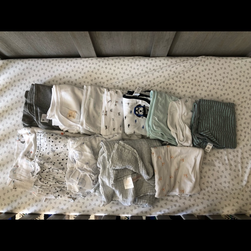 🚫SOLD🚫Bundle of 13 swaddles